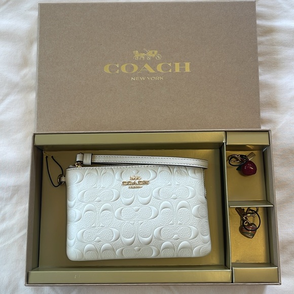 Coach Embossed Corner Zip Wristlet With (2) Charms Boxed Gift Set - Picture 4 of 4